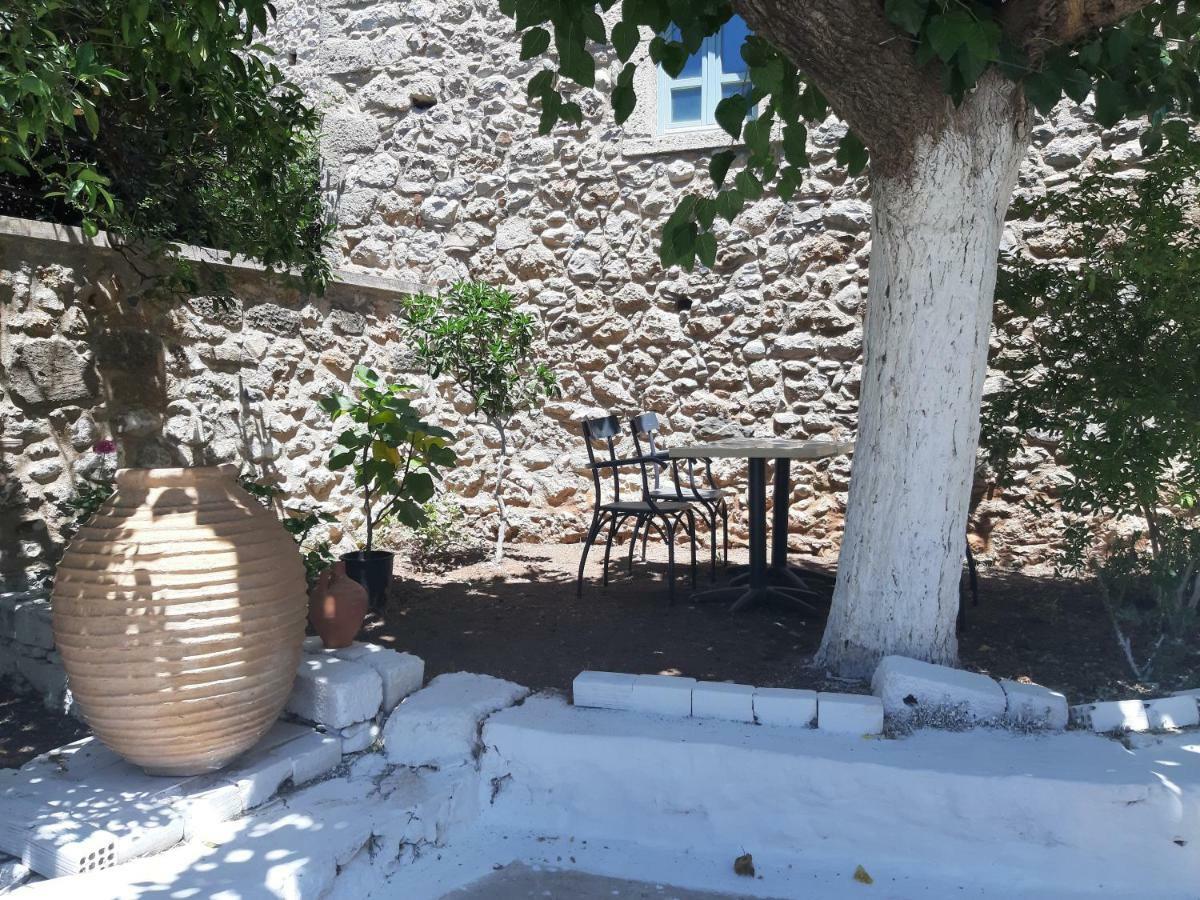 Villa Avli Kardhamili Exteriör bild